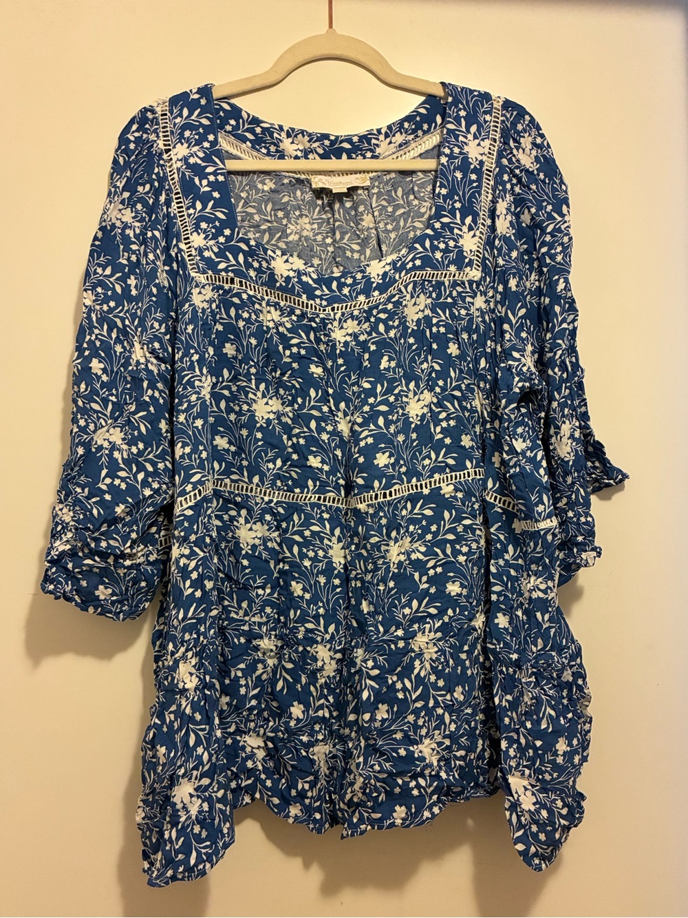 Suzanne Betro Blue Floral Women's Blouse